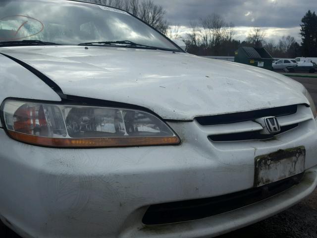 1HGCG5646YA024357 - 2000 HONDA ACCORD LX WHITE photo 9