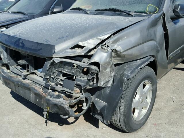 1GNDT13S122506589 - 2002 CHEVROLET TRAILBLAZE SILVER photo 9