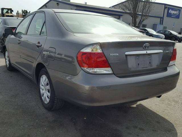 4T1BE32K15U624007 - 2005 TOYOTA CAMRY LE GRAY photo 3