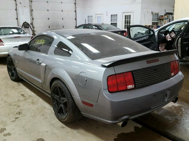 1ZVFT82H765149078 - 2006 FORD MUSTANG GT GRAY photo 3