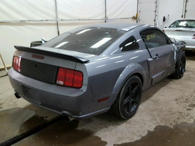 1ZVFT82H765149078 - 2006 FORD MUSTANG GT GRAY photo 4