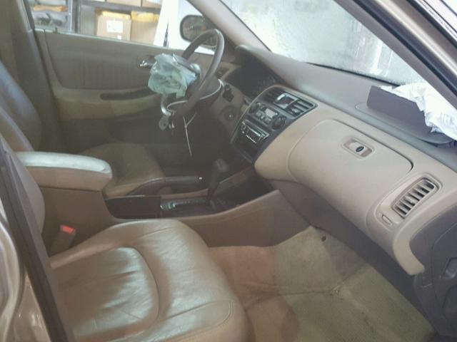 1HGCG1654YA098300 - 2000 HONDA ACCORD EX GOLD photo 5