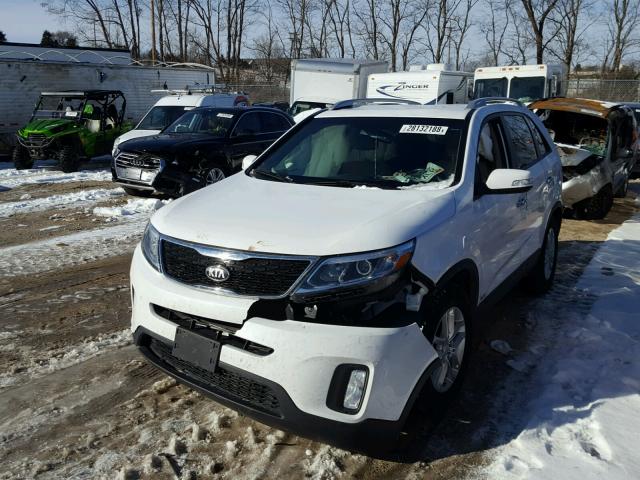 5XYKTCA69EG450042 - 2014 KIA SORENTO LX WHITE photo 2