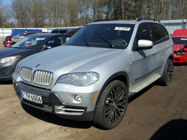 5UXFE8C55AL310953 - 2010 BMW X5 XDRIVE4 SILVER photo 2