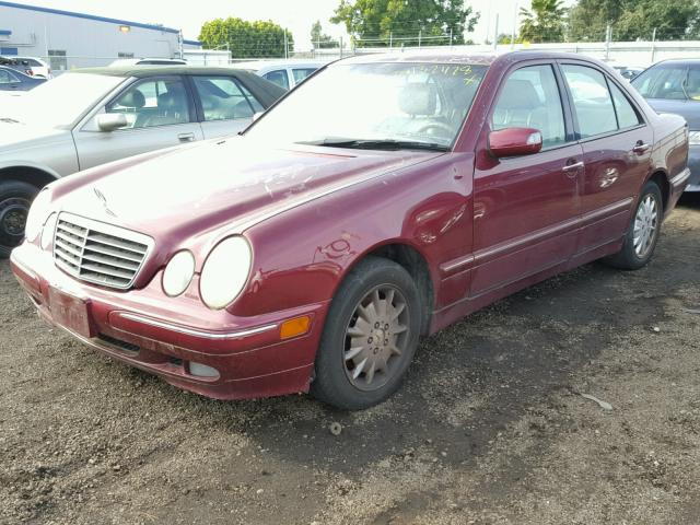 WDBJF65J7YA982699 - 2000 MERCEDES-BENZ E 320 MAROON photo 2