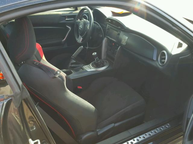 JF1ZNAA14E9710047 - 2014 TOYOTA SCION FR-S ნაცრისფერი ფოტო 5