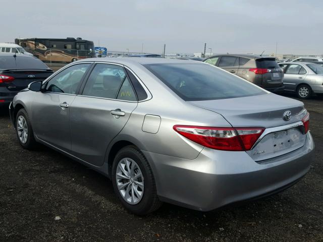 4T4BF1FK4FR448587 - 2015 TOYOTA CAMRY LE SILVER photo 3