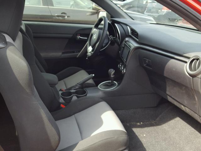 JTKJF5C71GJ018836 - 2016 TOYOTA SCION TC 红色 照片 5