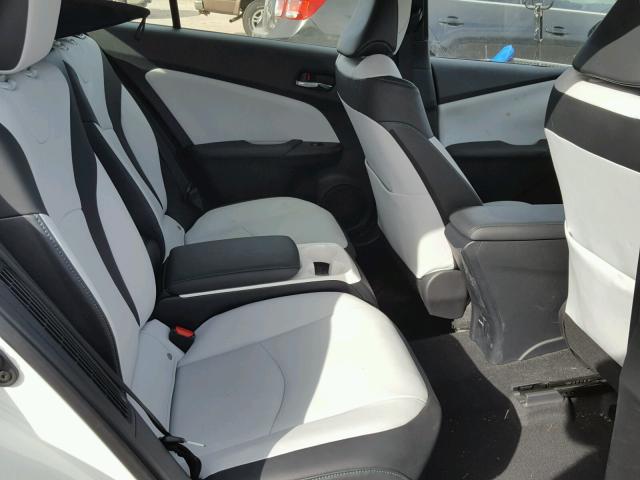 JTDKARFP3H3002107 - 2017 TOYOTA PRIUS PRIM თეთრი ფოტო 6