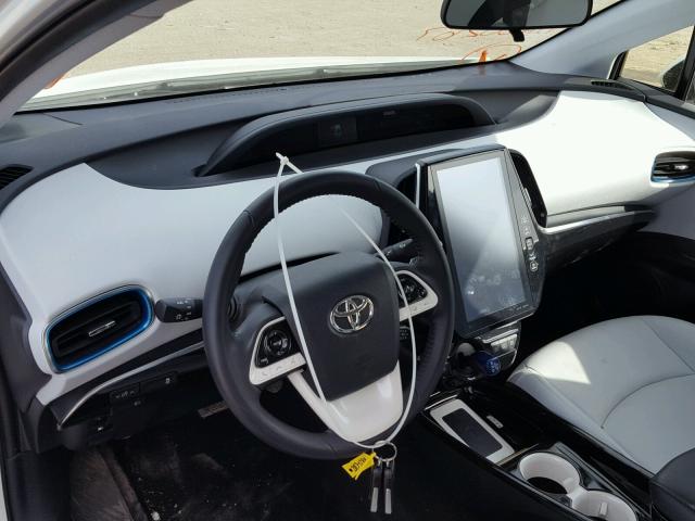 JTDKARFP3H3002107 - 2017 TOYOTA PRIUS PRIM თეთრი ფოტო 9