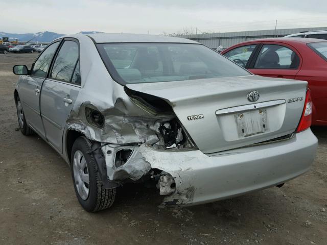 JTDBE32K930240288 - 2003 TOYOTA CAMRY LE SILVER photo 3