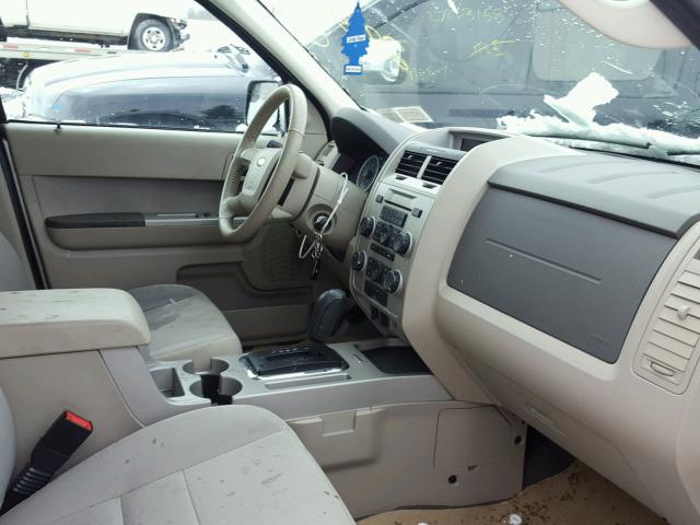 1FMCU9D79BKB17236 - 2011 FORD ESCAPE XLT GRAY photo 5