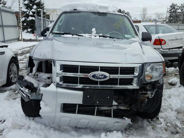 1FMCU9D79BKB17236 - 2011 FORD ESCAPE XLT GRAY photo 9