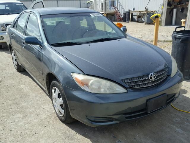 JTDBE32K830146936 - 2003 TOYOTA CAMRY LE GRAY photo 1