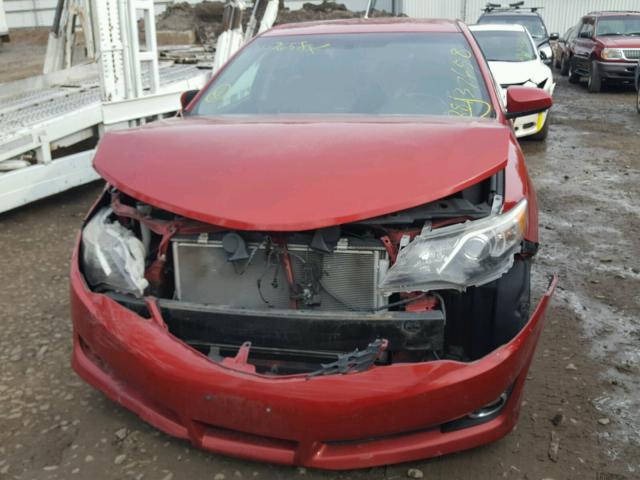 4T1BF1FK4DU647565 - 2013 TOYOTA CAMRY L RED photo 9