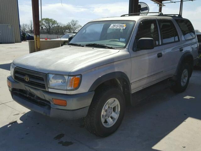 JT3GM84R4W0025328 - 1998 TOYOTA 4RUNNER GRAY photo 2