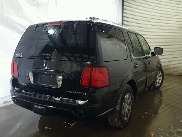 5LMFU28R94LJ20566 - 2004 LINCOLN NAVIGATOR BLACK photo 4