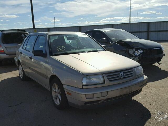 3VWRB81HXWM110979 - 1998 VOLKSWAGEN JETTA GL GOLD photo 1