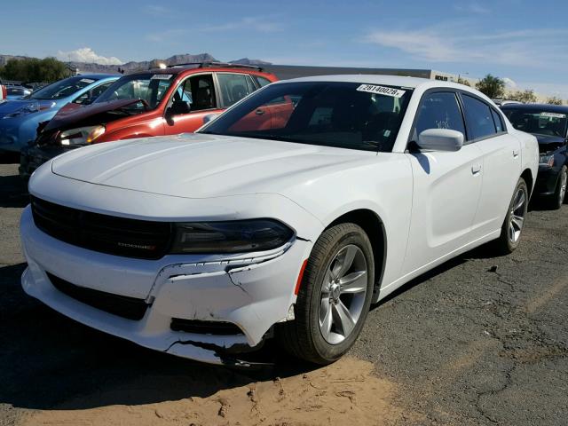 2C3CDXHG7JH176542 - 2018 DODGE CHARGER SX WHITE photo 2