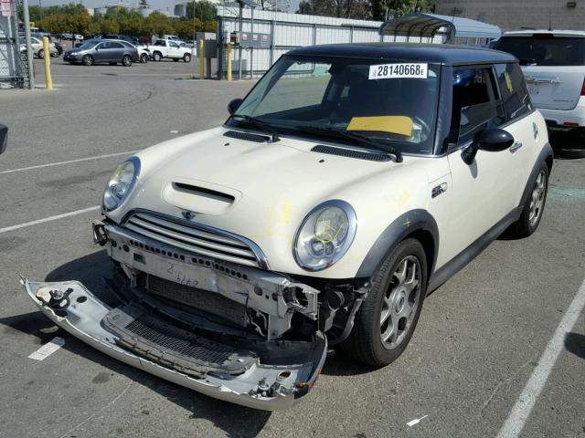 WMWRE33506TJ39289 - 2006 MINI COOPER S BEIGE photo 2