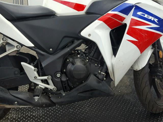 MLHMC4100D5304109 - 2013 HONDA CBR250 R WHITE photo 7