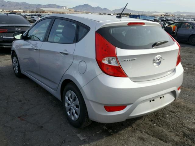 KMHCT5AE7HU325885 - 2017 HYUNDAI ACCENT SE GRAY photo 3