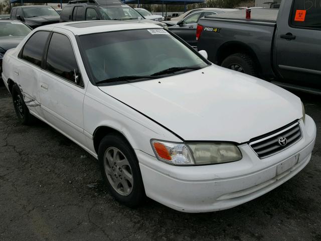 JT2BG28K5Y0412165 - 2000 TOYOTA CAMRY LE WHITE photo 1