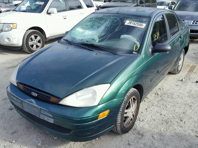 1FAFP34P4YW123796 - 2000 FORD FOCUS SE GREEN photo 2