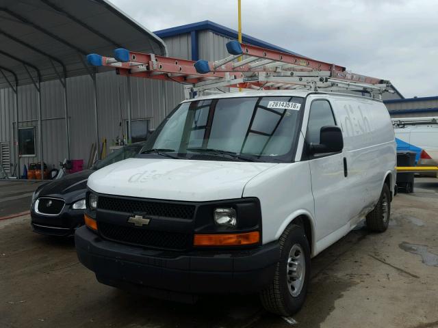 1GCWGFBA3D1157522 - 2013 CHEVROLET EXPRESS G2 WHITE photo 2