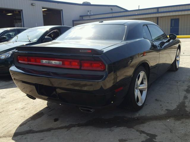 2B3LJ74W89H569562 - 2009 DODGE CHALLENGER BLACK photo 4