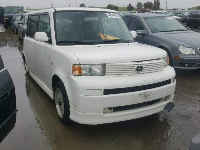 JTLKT334850203102 - 2005 TOYOTA SCION XB WHITE photo 1