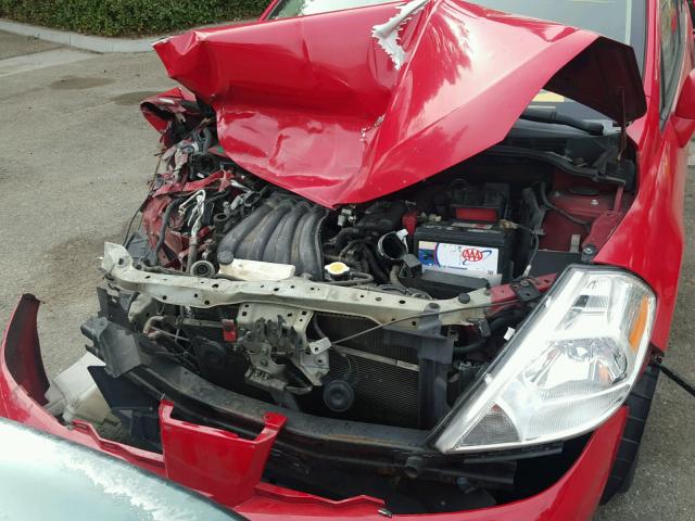 3N1BC13E77L439984 - 2007 NISSAN VERSA S RED photo 9