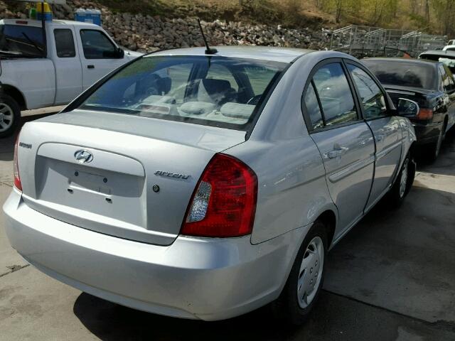 KMHCN4AC0AU424427 - 2010 HYUNDAI ACCENT SILVER photo 4