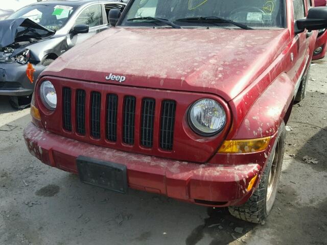 1J4GL38K35W688362 - 2005 JEEP LIBERTY RE RED photo 9