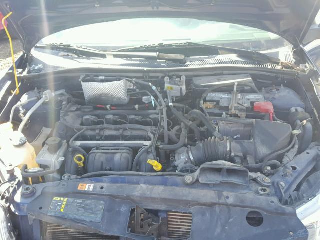 1FAHP32N48W148563 - 2008 FORD FOCUS S/SE RED photo 7