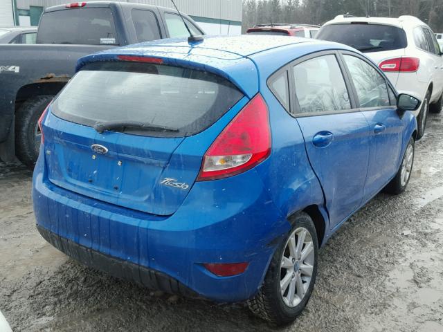 3FADP4EJ0CM145648 - 2012 FORD FIESTA SE BLUE photo 4