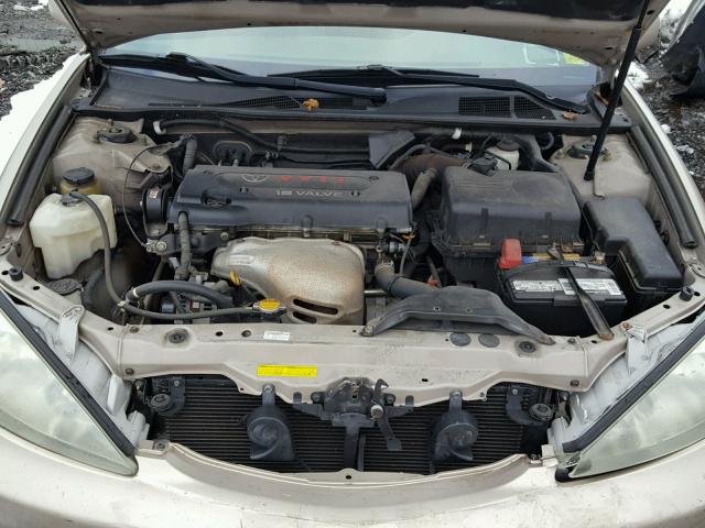 4T1BE32K04U873512 - 2004 TOYOTA CAMRY LE GOLD photo 7