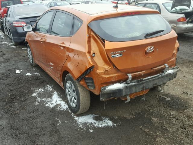 KMHCT5AE2HU321498 - 2017 HYUNDAI ACCENT SE ORANGE photo 3