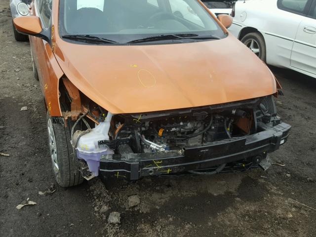 KMHCT5AE2HU321498 - 2017 HYUNDAI ACCENT SE ORANGE photo 9