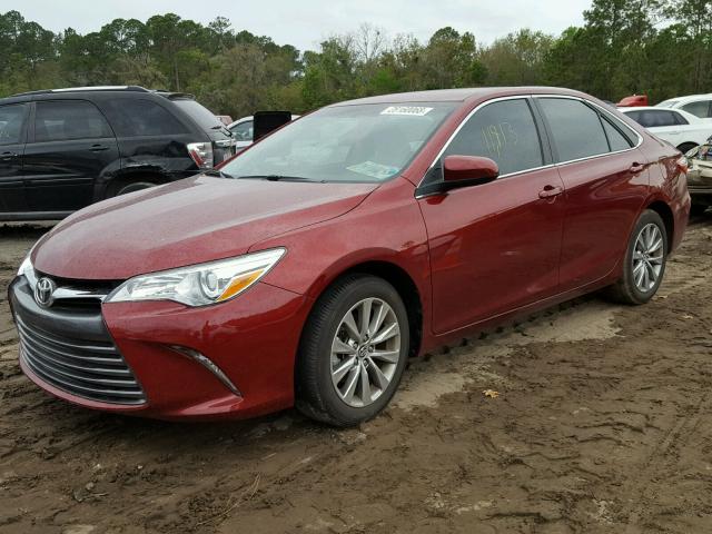 4T1BF1FK6FU950415 - 2015 TOYOTA CAMRY LE RED photo 2