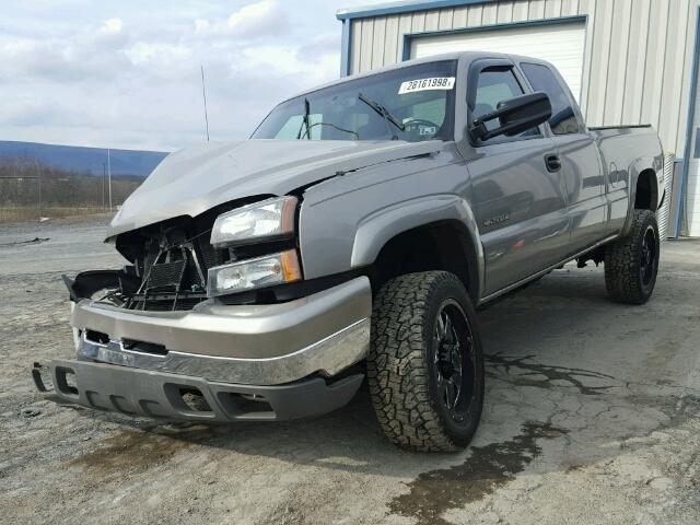 1GCHK29U83E345749 - 2003 CHEVROLET SILVERADO BEIGE photo 2