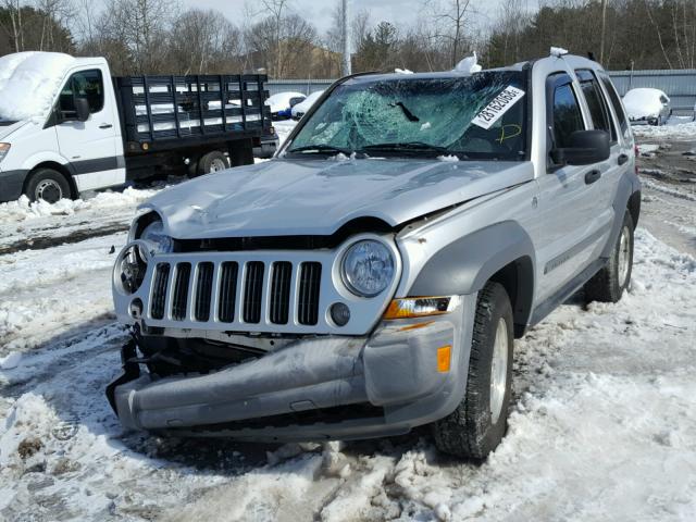 1J4GL48K75W652597 - 2005 JEEP LIBERTY SP GRAY photo 2