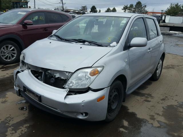 JTKKT624440075575 - 2004 TOYOTA SCION XA SILVER photo 2