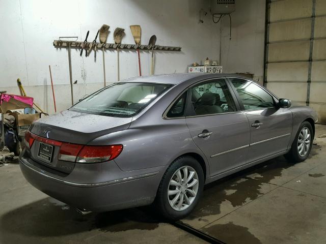 KMHFC46F56A121934 - 2006 HYUNDAI AZERA SE GRAY photo 4