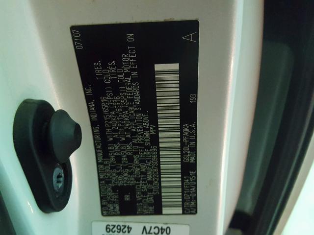 5TDZK22C87S096696 - 2007 TOYOTA SIENNA XLE WHITE photo 10