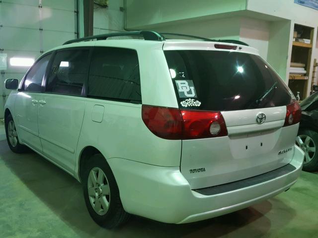 5TDZK22C87S096696 - 2007 TOYOTA SIENNA XLE WHITE photo 3