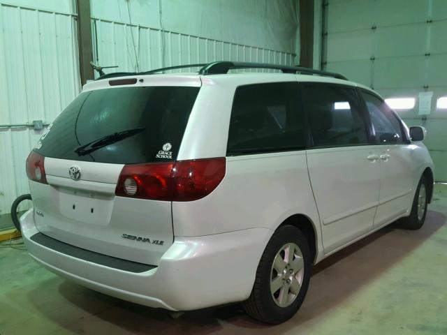 5TDZK22C87S096696 - 2007 TOYOTA SIENNA XLE WHITE photo 4