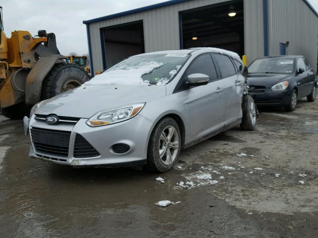 1FADP3K28DL155158 - 2013 FORD FOCUS SE SILVER photo 2