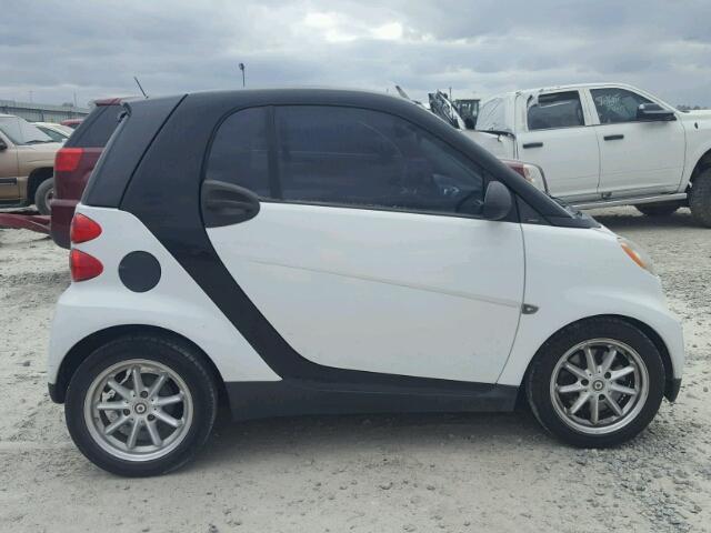 WMEEJ31XX9K271005 - 2009 SMART FORTWO PUR WHITE photo 9