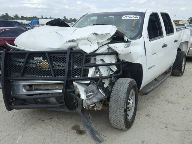 1GC1CVCG0BF216965 - 2011 CHEVROLET SILVERADO WHITE photo 2